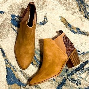 Dolce Vita Brown/Cheetah suede mini ankle booties SIZE 9